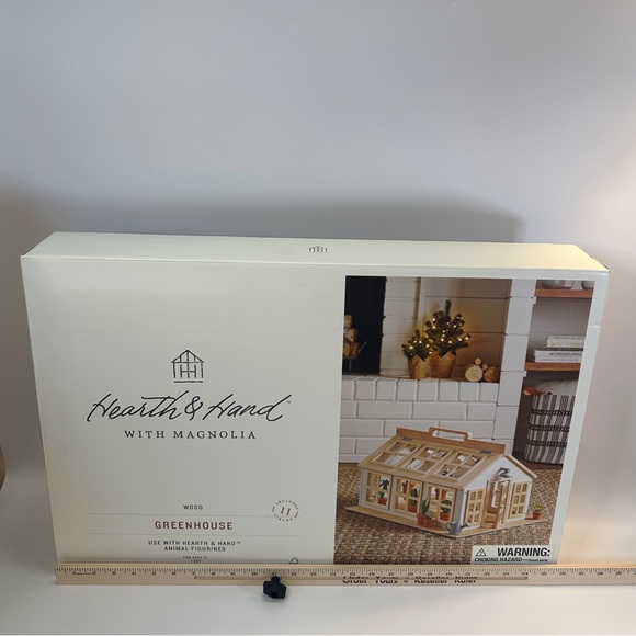 Hearth and hand by magnolia greenhouse dollhouse - Picture 5 of 7